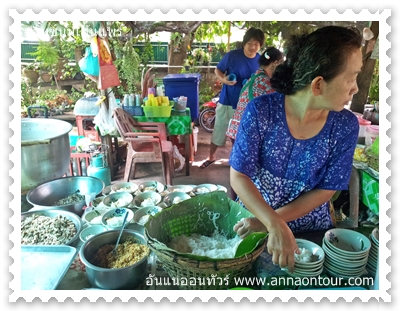 เจ้าของร้านกำลังง่วน